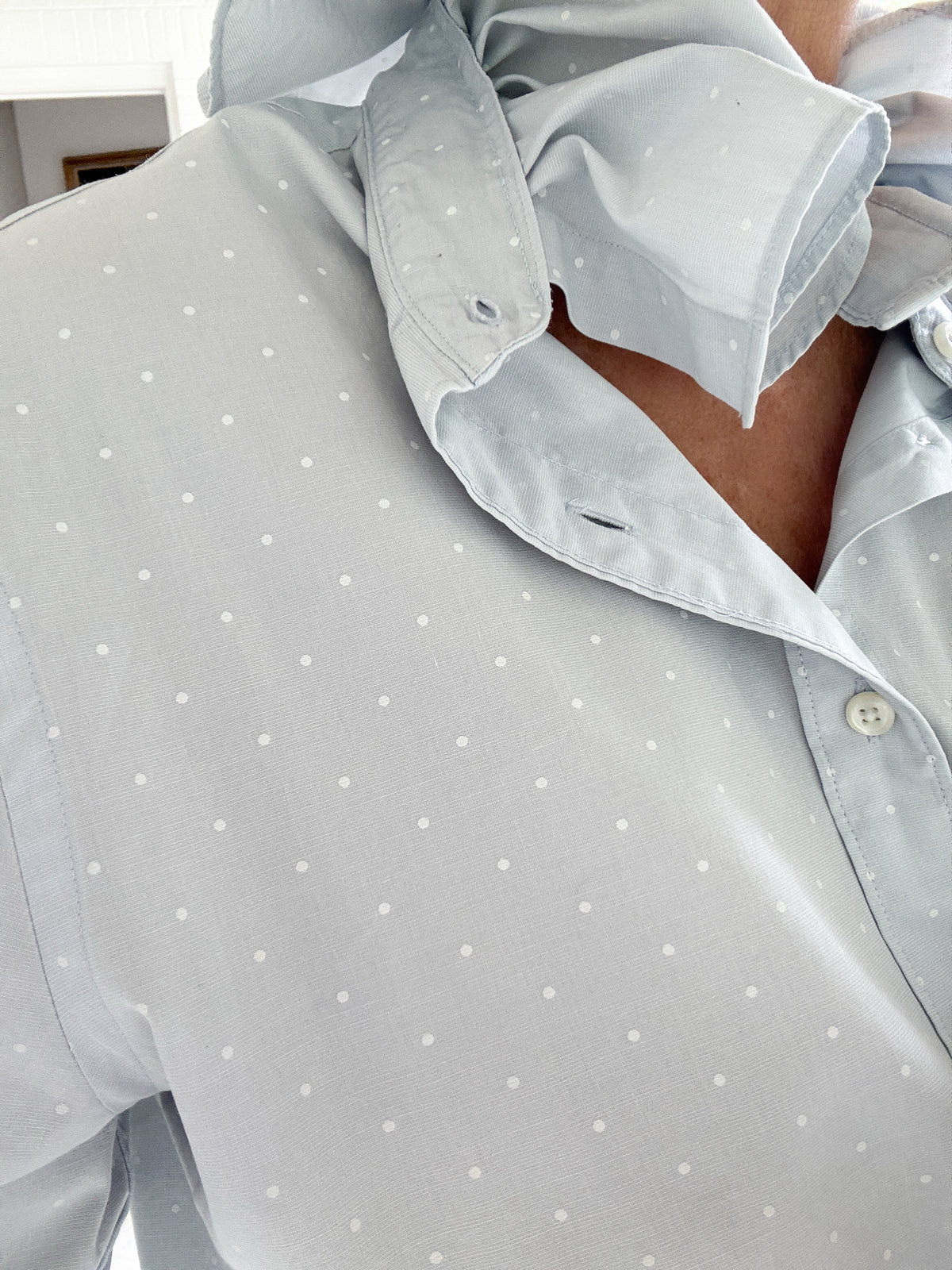 grey dot