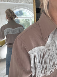 pearl snap brown w/silver fringe